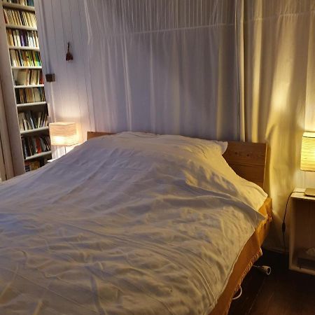 A Room With A View - Maisonnette Dans Bourg Medieval Au Bord Du Lac Leman อีวัวค์ ภายนอก รูปภาพ