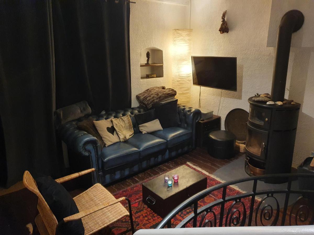 A Room With A View - Maisonnette Dans Bourg Medieval Au Bord Du Lac Leman อีวัวค์ ภายนอก รูปภาพ
